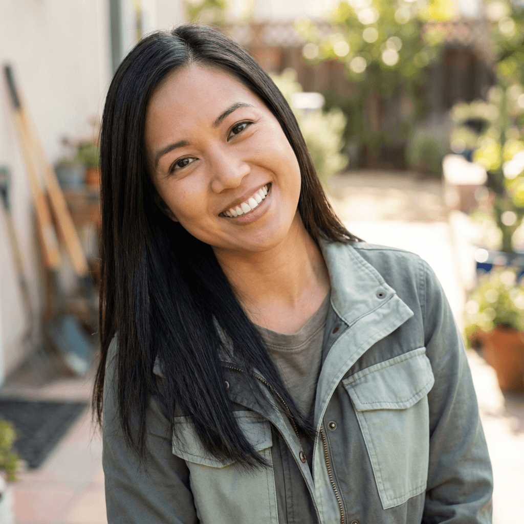 Aisha K. warm professional appearance